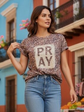 Women's Daisy Rae Brown Leopard Print Pray Short Sleeve Tee M